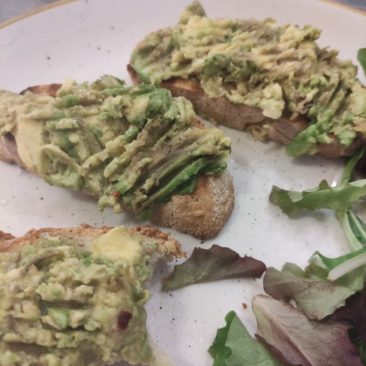 photo of BEN Caffè Avocado toast shared by @giovannafalletti on  26 Mar 2022 - review