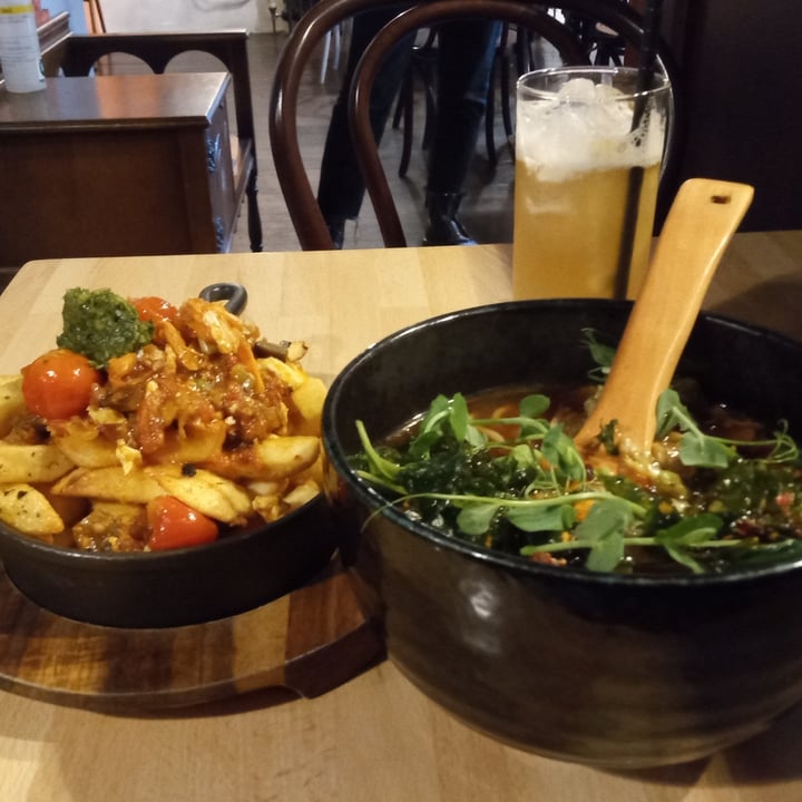 photo of Jumon Jumon Kimchi Ramen, Kimchi Fries and Passionfruit Iced Tea shared by @vegandoodles on  02 Oct 2020 - review