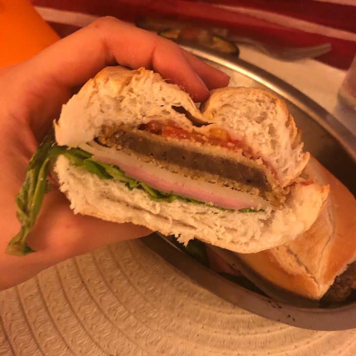 photo of Futuro Veggie Sandwich De Milanesa shared by @juliaarena on  20 Sep 2020 - review