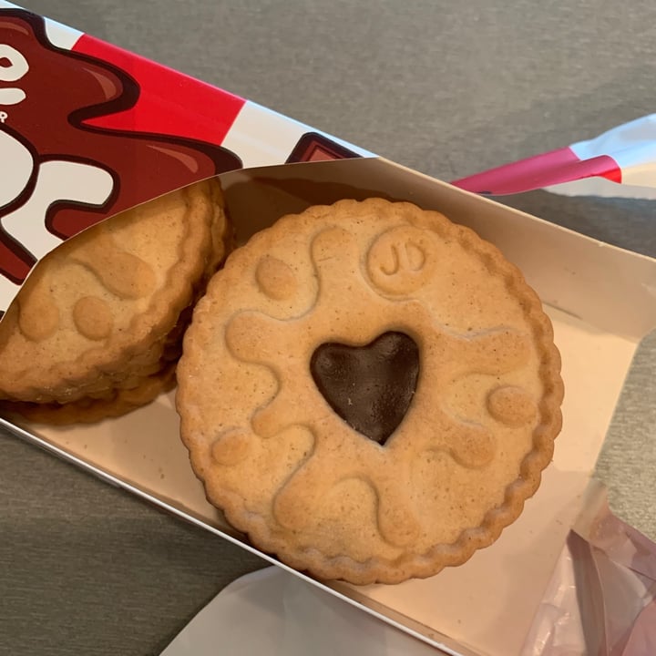 photo of Jammie Dodgers Choccie Dodgers shared by @veganosa on  28 Aug 2021 - review