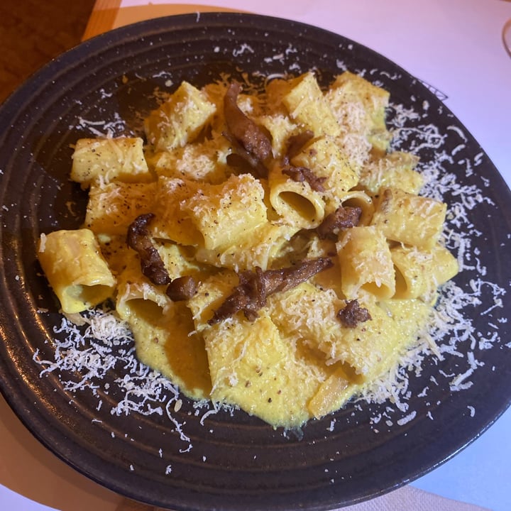 review photo of Nativa Ristorante Mezzemaniche alla carbonara shared by @unveganocometrainer on 18 Apr 2022 - review