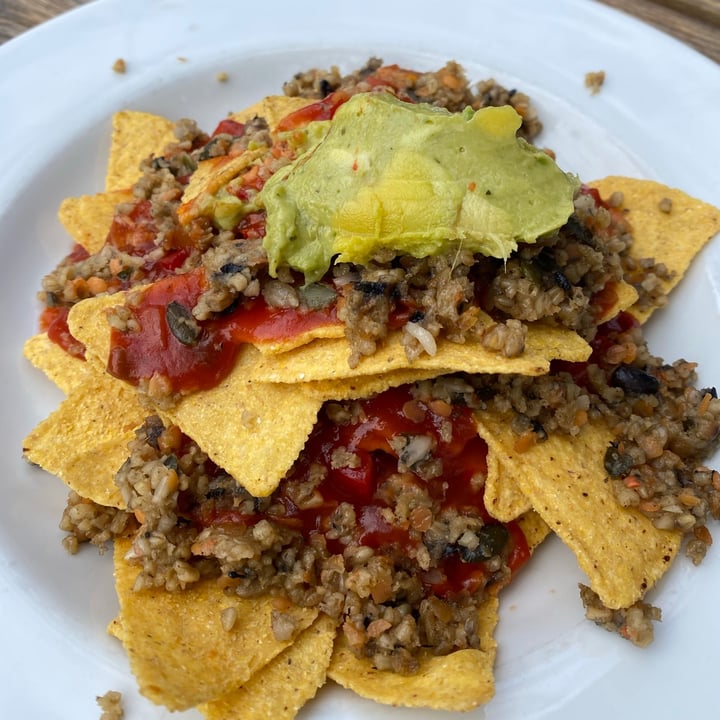 photo of Atholl Arms Hotel Nachos With MacSweens Veggie Haggis shared by @veganonthemove on  17 Jun 2021 - review
