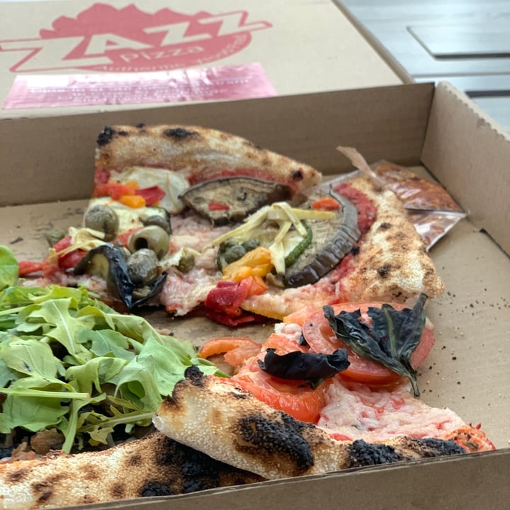 photo of ZAZZ Pizza Veganized Margarita Pizza With Arugula And Tomatoes shared by @briannoel on  18 Feb 2022 - review