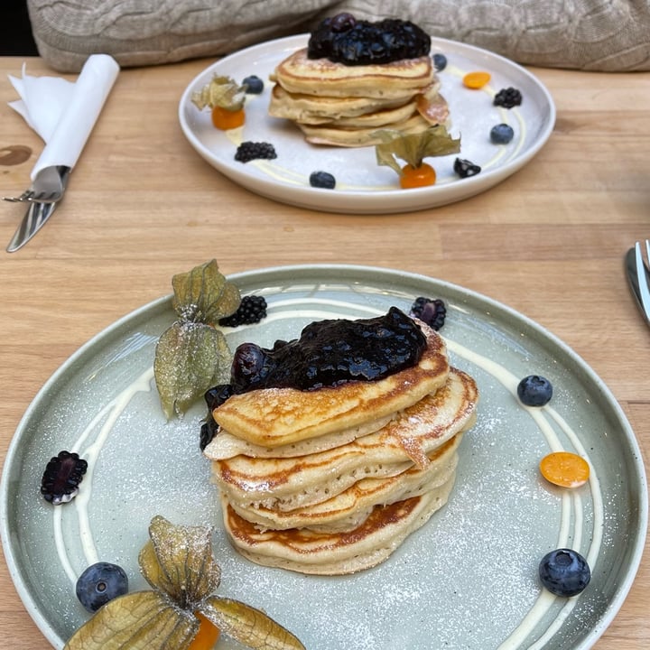 review photo of Frø Pancakes shared by @samanthaborella on 10 Sep 2022 - review