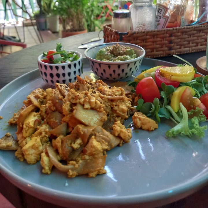 review photo of Rosie's cafe Avocado Tofu Toast shared by @gregorygreen on 27 Jul 2022 - review