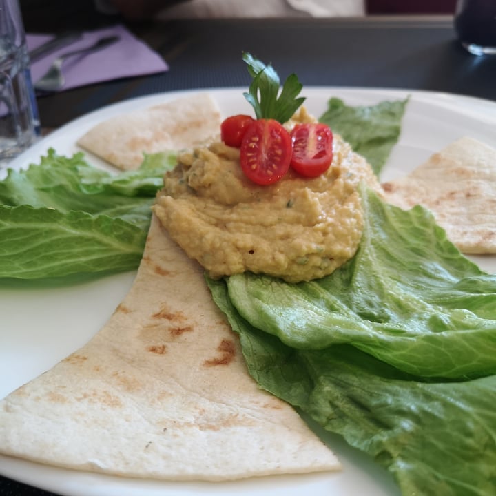 photo of Veganda Hummus shared by @lunad on  09 Aug 2022 - review