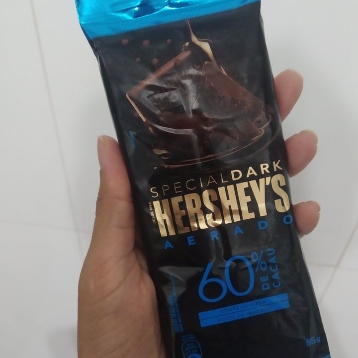 photo of Hershey's Aerado Chocolate 60% shared by @fisiovegana on  29 Apr 2022 - review