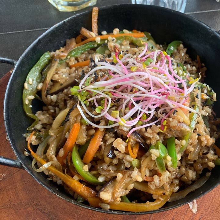 photo of Joe's Grill Wok De Arroz Yamaní Con Vegetales shared by @claritavegana on  17 Aug 2022 - review