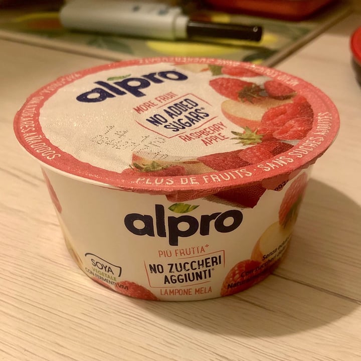 photo of Alpro Più frutta, Yogurt di Soya al Lampone e Mela shared by @calice on  02 Dec 2020 - review