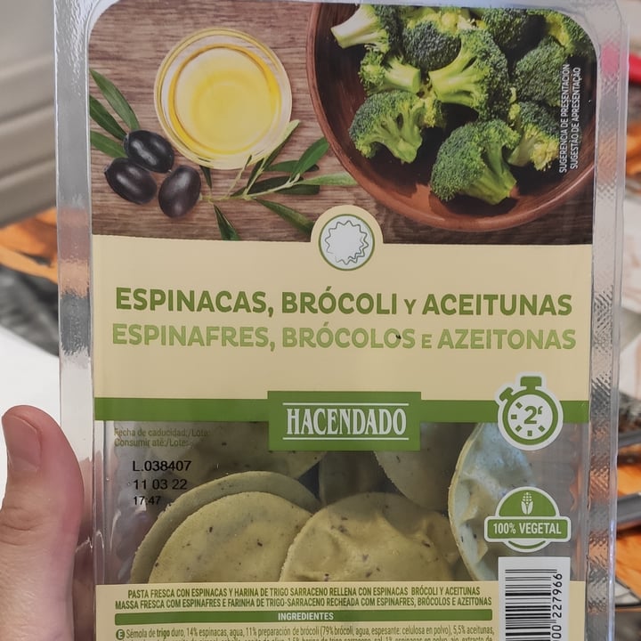 photo of Hacendado Pasta fresca con espinaca, brócoli y aceitunas shared by @celiaveglove on  22 Jan 2022 - review