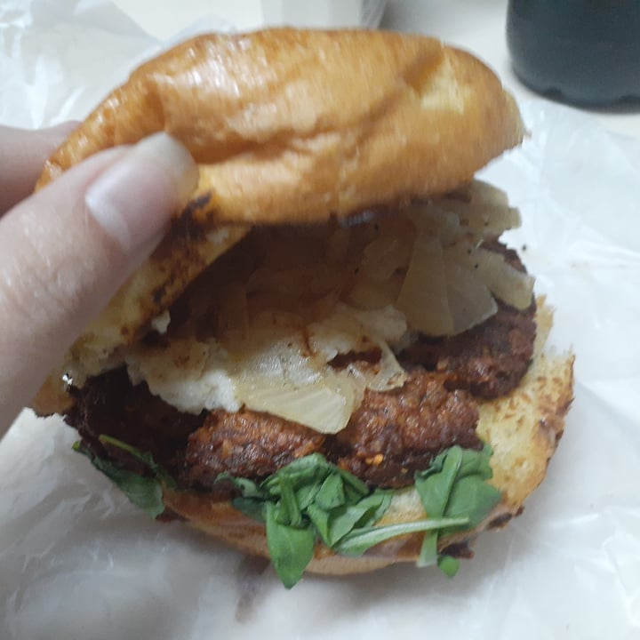 photo of Dubbel Hamburguesa Clapton shared by @floverburg on  09 May 2021 - review