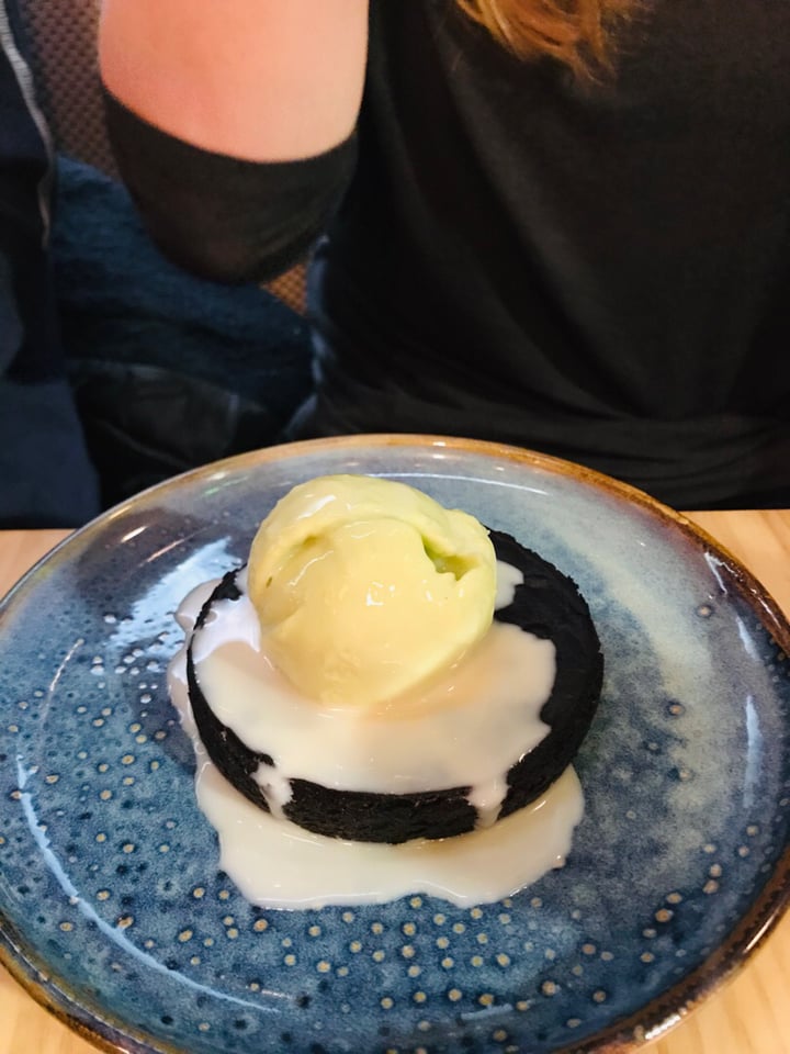 photo of Avocado Love Brownie con helado de aguacate shared by @deniz on  21 Jan 2020 - review