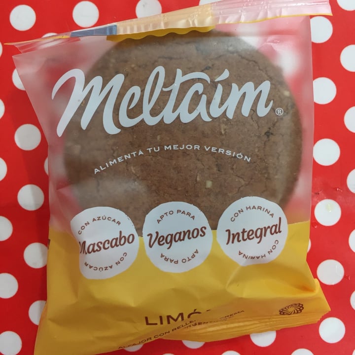 photo of Meltaím Alfajor de Limón shared by @lulisoraire on  08 Feb 2021 - review