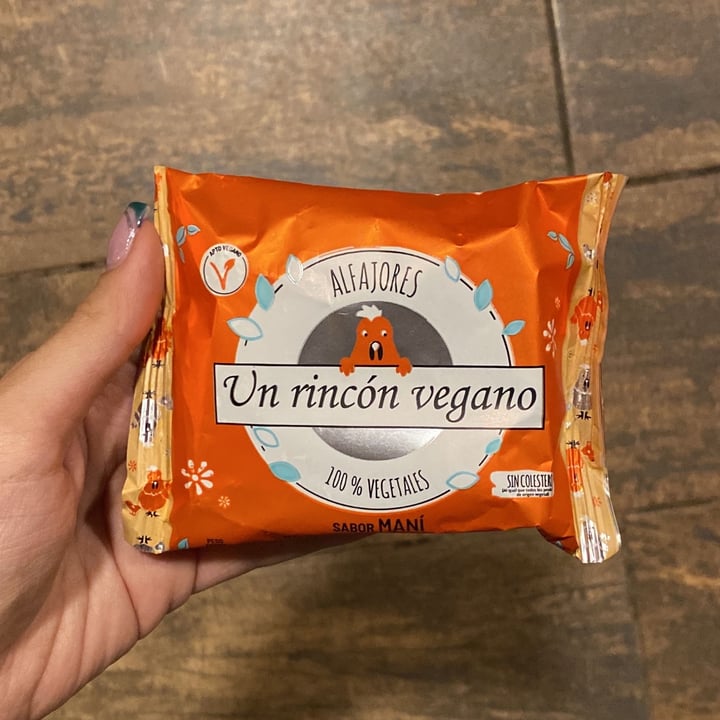 photo of Un Rincón Vegano Alfajor de Maní shared by @luciagiacomo on  04 Jul 2022 - review