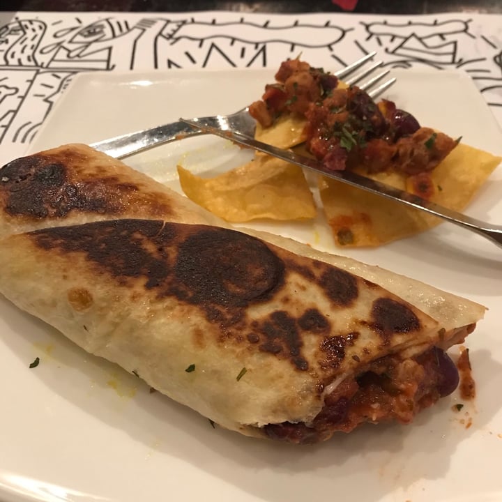 photo of Mahara Burrito enchilada vegana shared by @laumarono on  22 Oct 2020 - review
