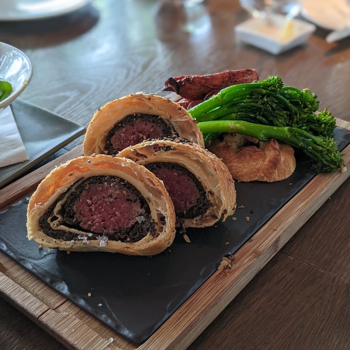 photo of Bread Street Kitchen Singapore Impossible Wellington shared by @oblongboxes on  01 May 2021 - review