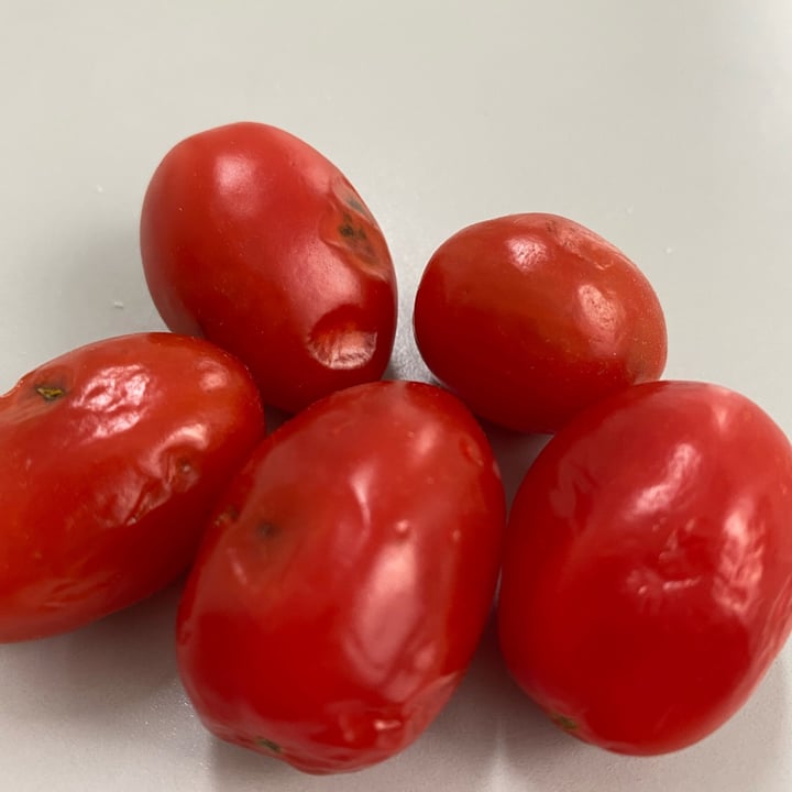 photo of tomatinho cereja da horta Tomatinho Cereja shared by @mairafernanda70 on  12 Aug 2022 - review