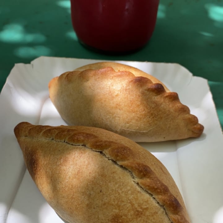 review photo of La Cocina de Daksha Samosas - Tofu y Vegetales al curry shared by @happinesita on 12 Dec 2021 - review