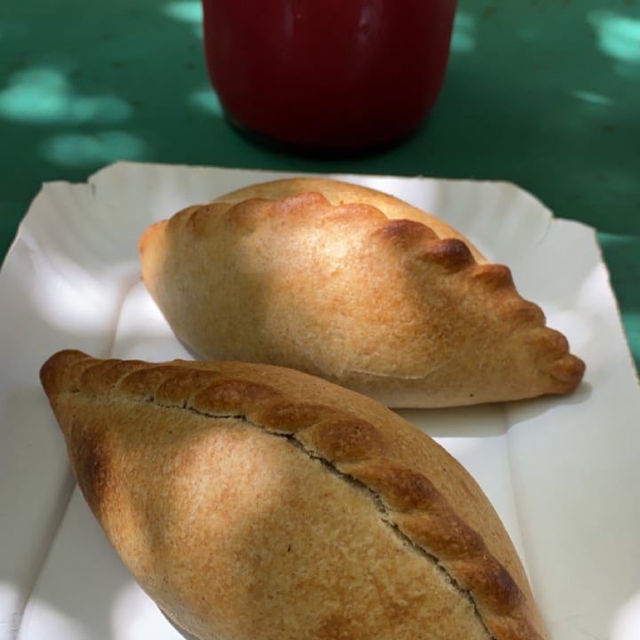 photo of La Cocina de Daksha Samosas - Tofu y Vegetales al curry shared by @happinesita on  12 Dec 2021 - review