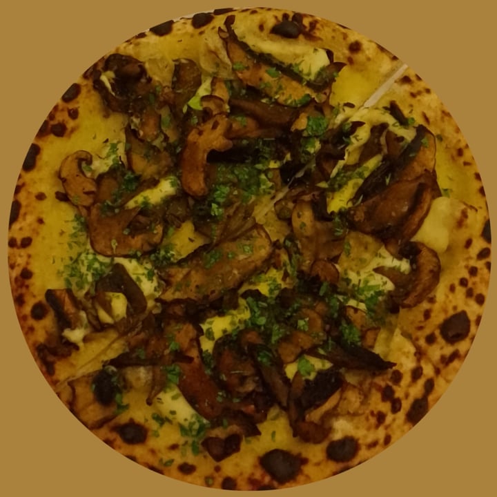 photo of Electrica Pizza Magic Mushroom shared by @emmijfox on  18 Apr 2022 - review