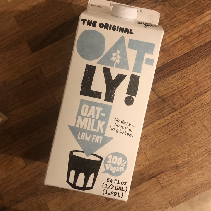 photo of Oatly Oat Milk Low-fat shared by @xtra70s on  07 Apr 2021 - review