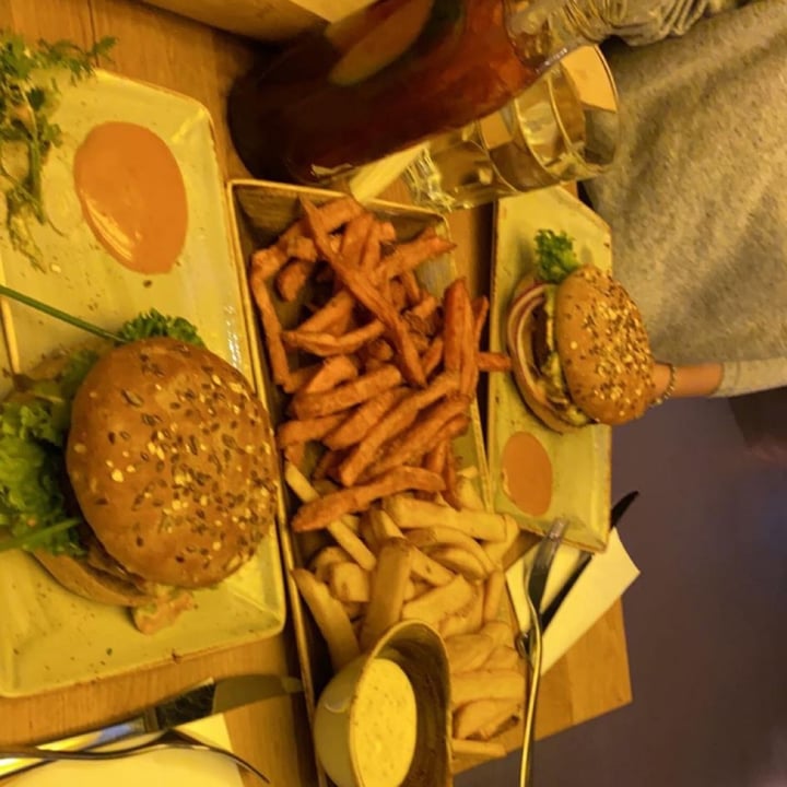 photo of HANS IM GLÜCK Burgergrill & Bar Fabelhafter shared by @kimmeer on  11 Aug 2021 - review