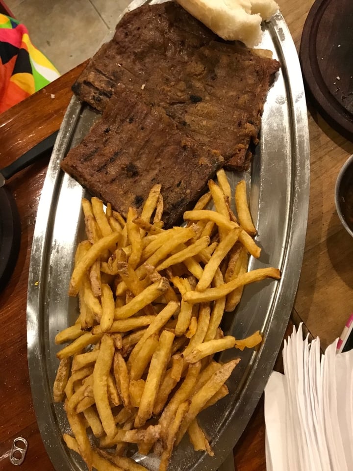 photo of La Reverde Parrillita Vegana Matambre A La Parrilla De Seitan Para Dos Personas, Con Papas Fritas shared by @azuldelascasas on  03 Feb 2020 - review