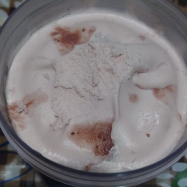 review photo of NotCo Not Icecream Strawberries & Cream shared by @melinavegana on 15 Apr 2021 - review