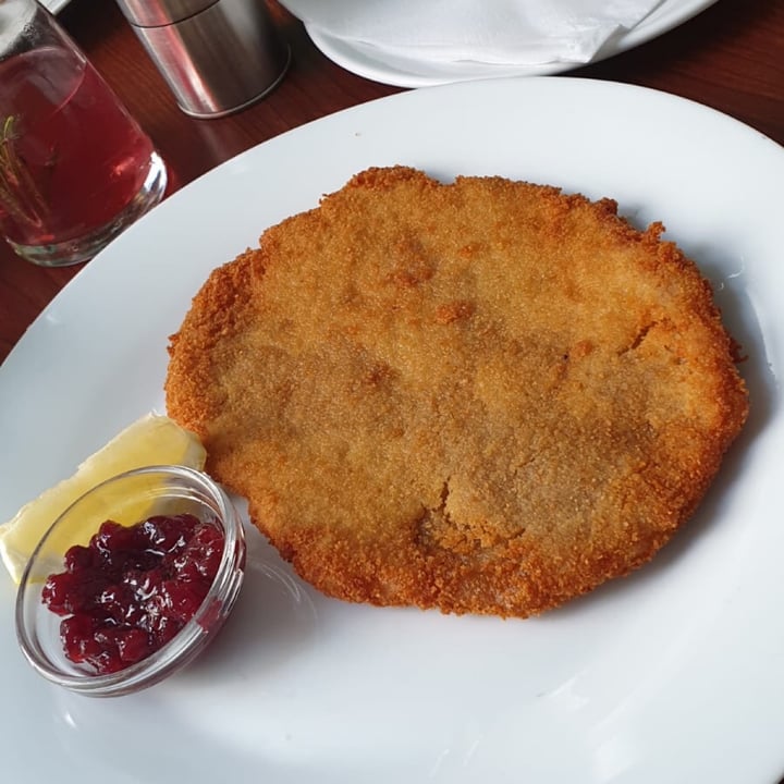 photo of Velani Wiener Schnitzel mit Kartoffelsalat shared by @weganerin on  23 Jul 2020 - review