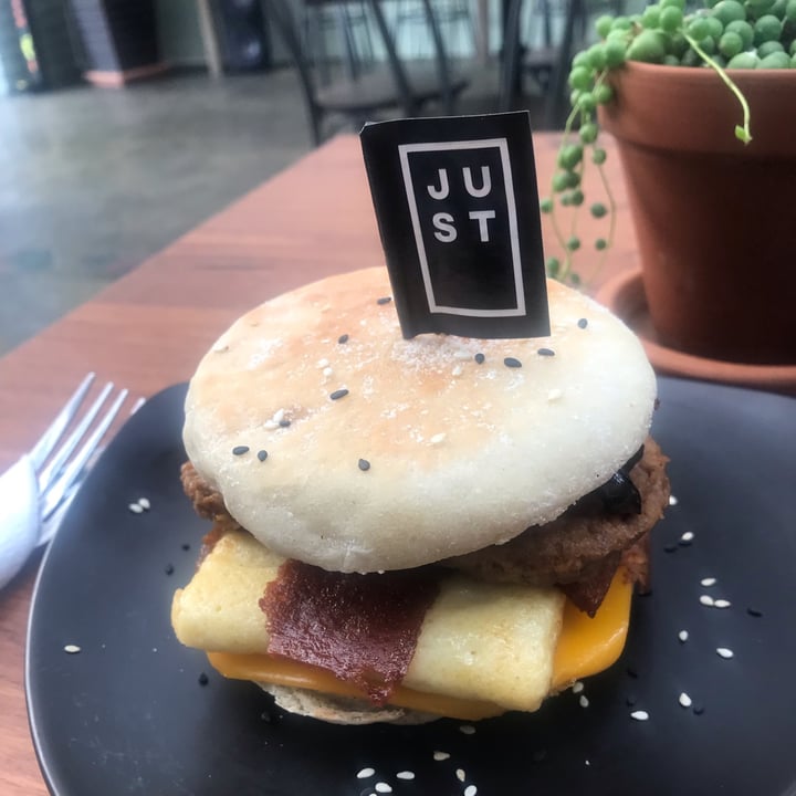 photo of Infinite Café Plant-Powered Kitchen Breakfast Sandwich shared by @natasha21 on  19 Jul 2022 - review