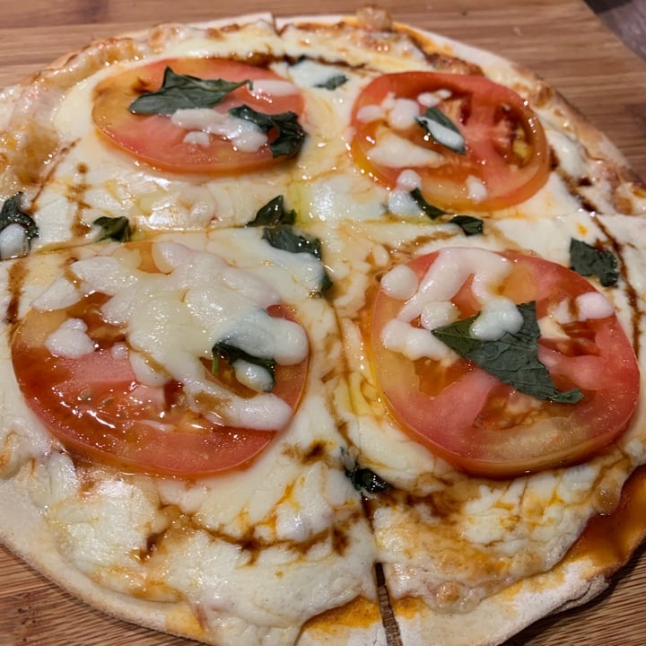 review photo of Genius Central Singapore Margherita Pizza shared by @kennethchootv on 05 May 2021 - review