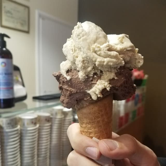 Photo of the dish “Cono nocciola e gianduia”