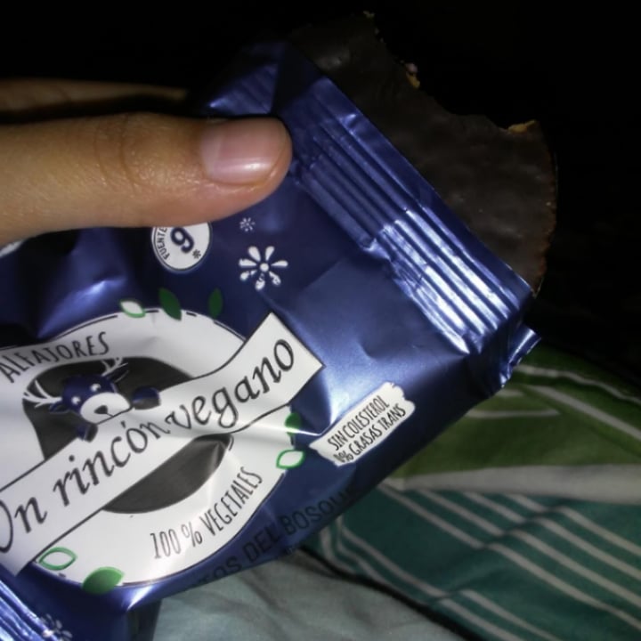 photo of Un Rincón Vegano Alfajor de Frutos del Bosque shared by @danielak on  30 Aug 2021 - review