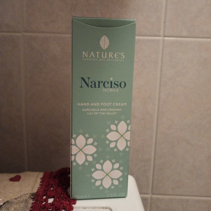 review photo of Nature's Narciso Nobile - Crema Mani e Piedi shared by @annacalta00 on 04 Dec 2022 - review