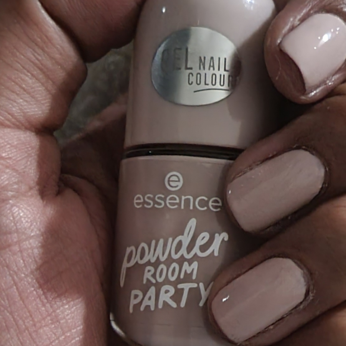 Essence Powder Room Party Nail Polish