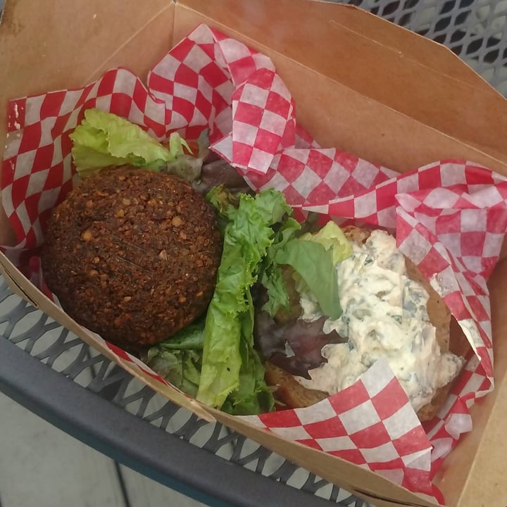 photo of World Street Kitchen Sweet Onion Stuffed Falafel Burger shared by @iszy on  31 Aug 2020 - review