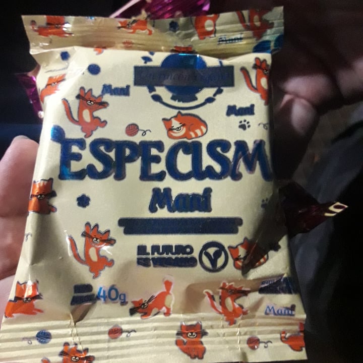 review photo of Un Rincón Vegano Especismo Cero Alfajor Relleno De Mani Con Baño De Repostería Blanco shared by @hskfn on 24 Apr 2021 - review