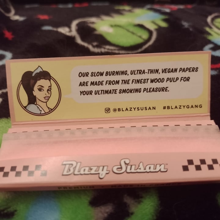 review photo of Blazy Susan Papeles para forjar shared by @maledictows on 19 Oct 2021 - review