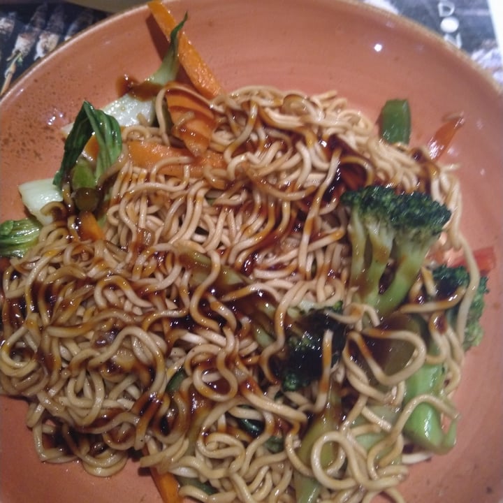 photo of UDON Fan Vegan Yakisoba shared by @dorian_hyde on  03 Jul 2020 - review