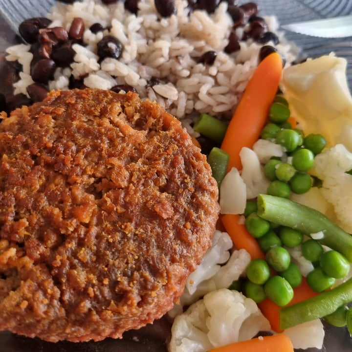 review photo of Fazenda Futuro - Future Farm Futuro Burger Defumado shared by @tatifillmann on 24 Aug 2022 - review