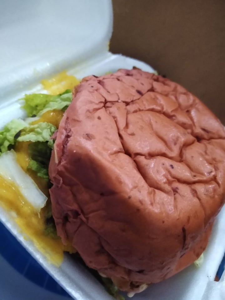 review photo of VeganU Não teste (don't test) and chocolate milkshake shared by @cisneirosbi on 01 Jul 2019 - review