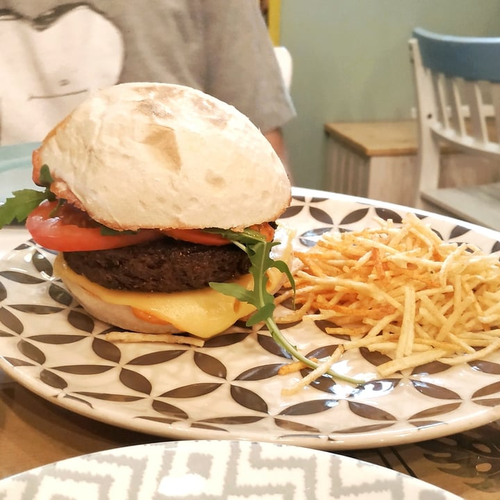 photo of TS - A Casa Burguer "A Casa" shared by @luuunana on  27 Jul 2021 - review