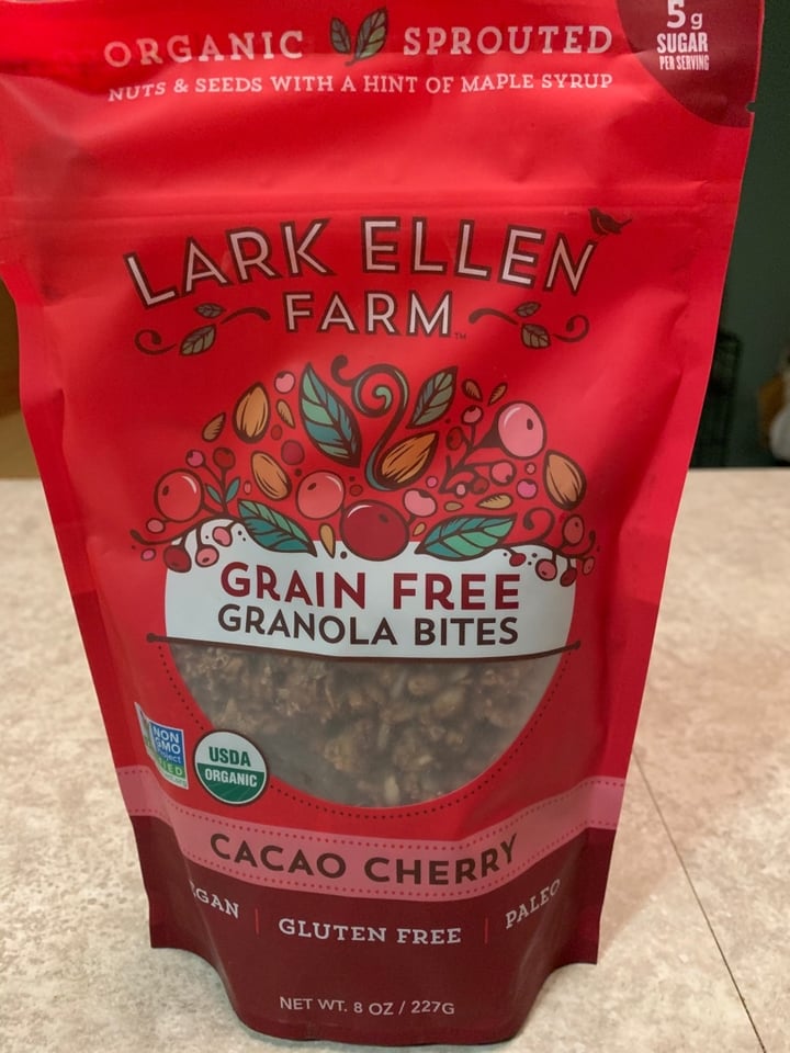 photo of Lark Ellen Farm Cherry Cacao Vegan Granola shared by @julieschultz54 on  31 Dec 2019 - review