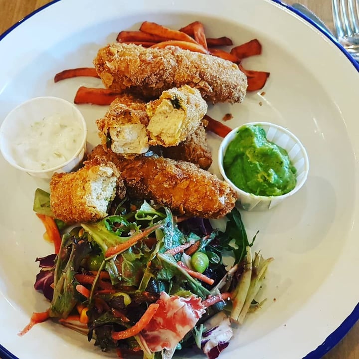 review photo of AVOCADO Restaurante Fish and chips veganos shared by @belenpalace on 16 Jul 2019 - review