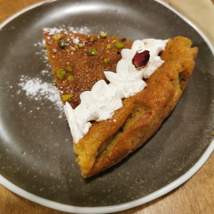 review photo of TÈCO Persian Cake shared by @effeesse on 11 May 2022 - review