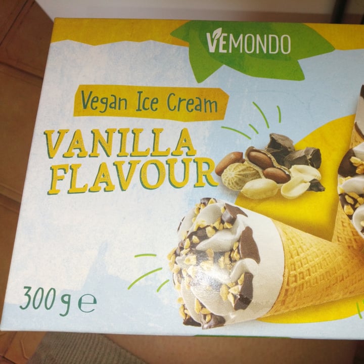 photo of Vemondo Vegan Ice Cream Vanilla Flavour shared by @sofixmartin on  31 Jul 2021 - review