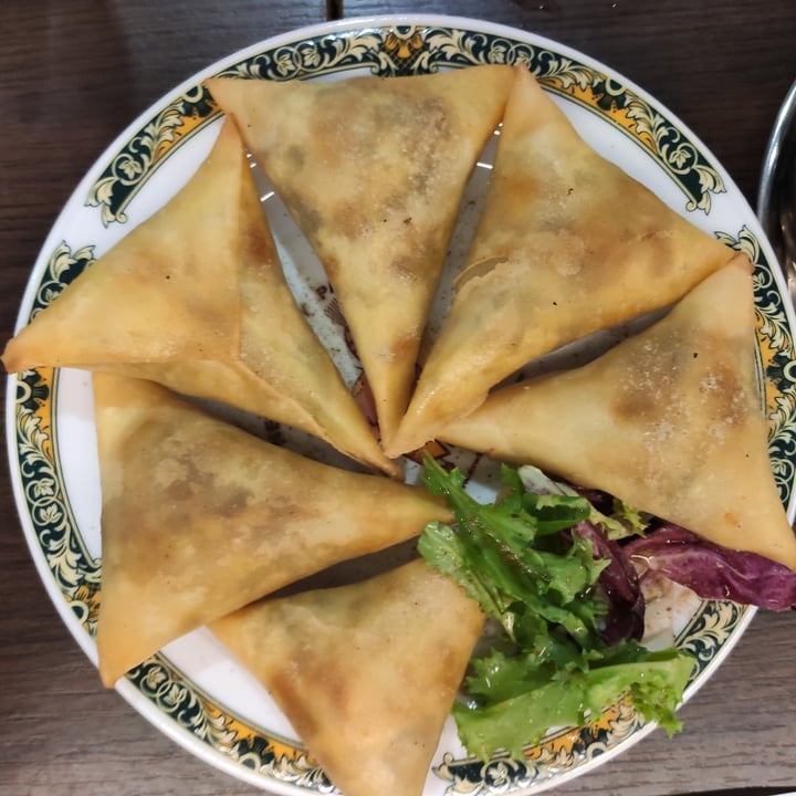 photo of New Bombay Palace Samosas De Verduras shared by @dexter on  24 Sep 2020 - review