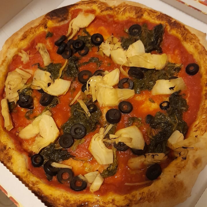 review photo of Pizzeria Bufalina Pizza Senza Mozzarella shared by @nicoletta45678 on 15 Apr 2022 - review