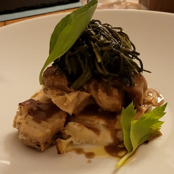 review photo of Ristorante La Casina di Alice seitan marinato al vino bianco Con Agretti E Porro shared by @maticosta on 05 May 2022 - review