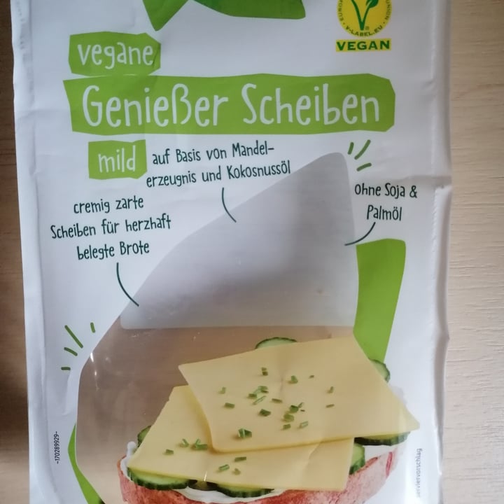 review photo of Vemondo Affettato Vegano Classico shared by @giulsmarino on 10 Jun 2022 - review